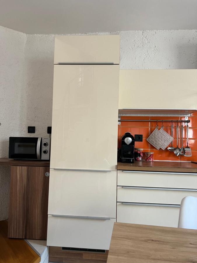 Guesthouse 45 Dutovlje Bagian luar foto